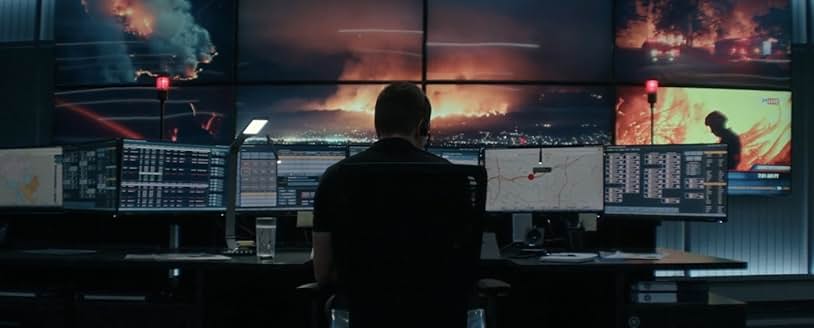 TallyMichelle4's tweet photo. #TheGuilty (2021)
A demoted police officer assigned to a call dispatch desk is conflicted when he receives an emergency phone call from a kidnapped woman.
#TwistInMovies #FilmX https://t.co/9RfqRA48ES