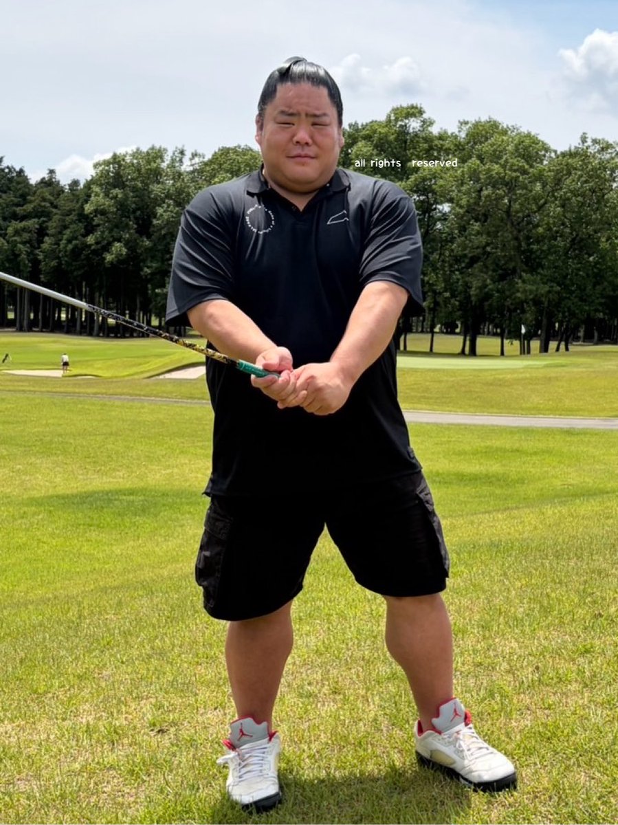daieisho_asaka's tweet photo. 追手風部屋ゴルフコンペな大栄翔関🏌️
#大栄翔全力応援 https://t.co/f5piWuuESz