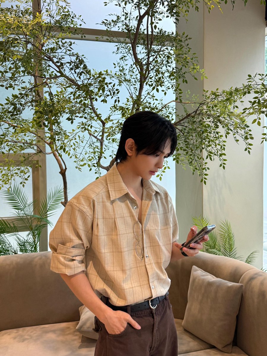 TPSTSeopLewVNFP's tweet photo. [260526] 🐻🐻🐻🐻🐻🐻🐻🐻🐻🐻

__He keeps adding more longing into my heart💘💘💘

👉🏻https://t.co/ckqURAOfVw

#LEW #LEEEUIWOONG #ルー #李义雄 #LEW_TEMPEST #LEW_템페스트 #TEMPEST #템페스트 #テンペスト #tpst 
#HyeongseopXEuiwoong #형섭X의웅 #TPSTSeopLewVNFP https://t.co/sjlPGRl90e