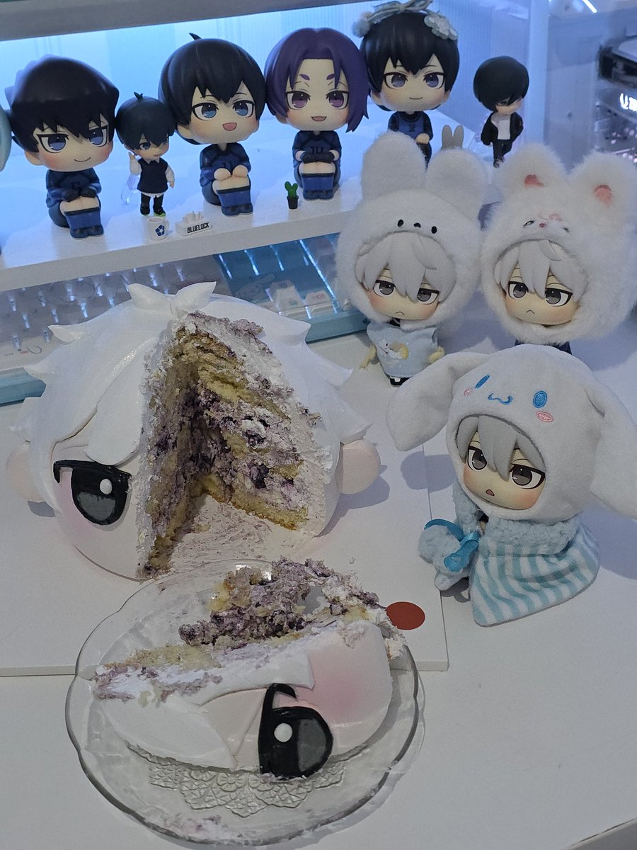 vierxuvia's tweet photo. He's brainless https://t.co/ldHS3nOIsM