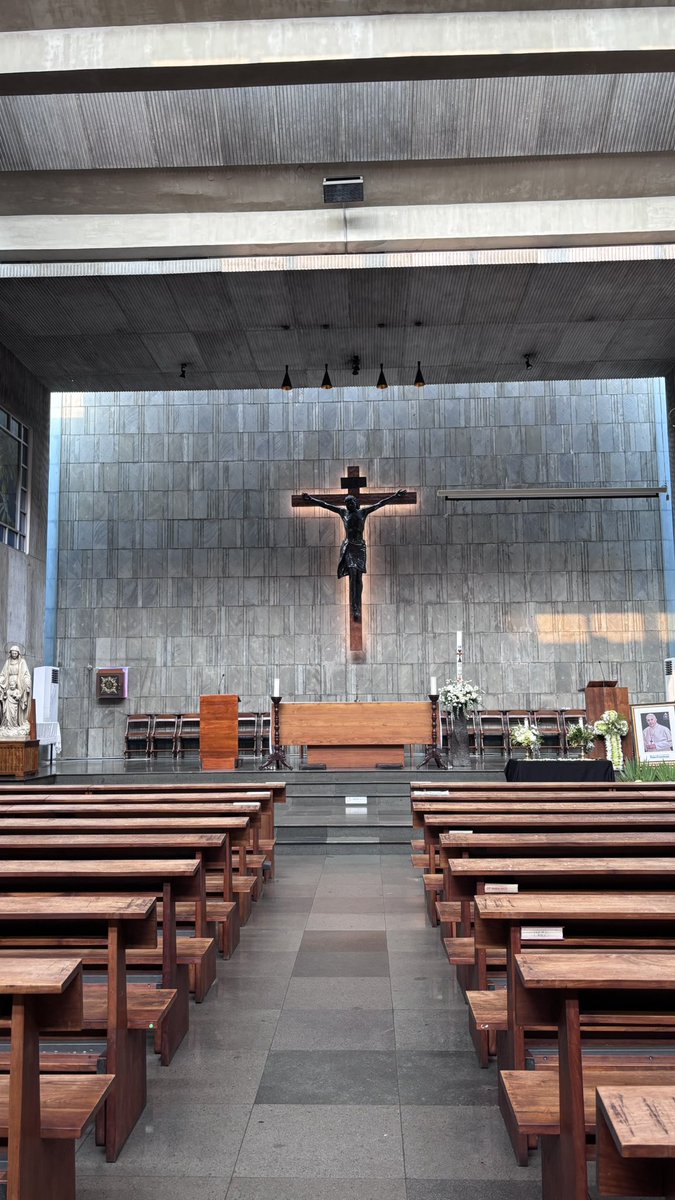 strawbearest's tweet photo. Punya mimpi ikut Misa/ke Gereja di setiap negara yg dikunjungi, bcsss gereja Katolikk tuh indah bgt. Baru kesampean ngeliling di Jakarta, Tangerang, Bandung. Soon akan ku kejarrr. Doakann guiseu.

Inilah enaknya punya pacar gak beda agama 😏

Beberapa pict gereja: https://t.co/F6PZyP3tKA
