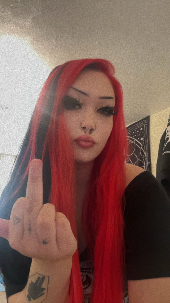 Dahlias backup findom 🦇 tweet media