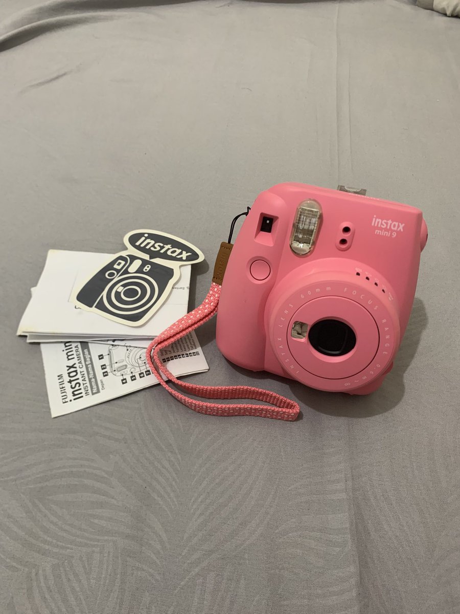 kookeicrumbs's tweet photo. WTS // WANT TO SELL
FujiFilm InstaX Mini 9 instant camera pink (Preloved)

💵 800k (nego)
🚛 from tangsel (🍊 only)

(*) Kondisi masih mulus banget, jarang dipakai
Fungsi normal semua
No minus / no lecet

t. wts wtb want to sell FujiFilm InstaX Mini 9 instant camera pink https://t.co/YUQPWQazs6