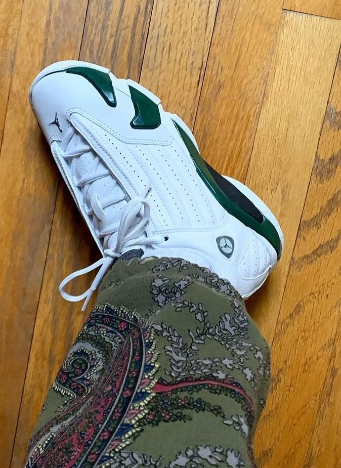 Simon04440's tweet photo. Air Jordan 14 Retro

14s hits different.
 Tag a sneakerhead. https://t.co/f3hcmYPjZU
