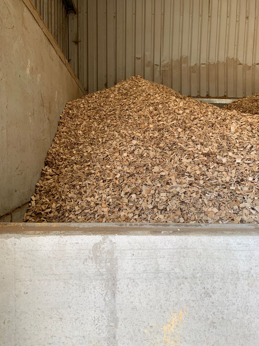 Innasol's tweet photo. With heating accounting for up to 50% of a #poultry farm’s energy use, reliability and cost control are critical. 

#Biomass is purpose‑built for this industry, delivering continuous heat across large areas with systems designed to run 24/7, keeping energy costs under control. https://t.co/fVUfdVVAoT