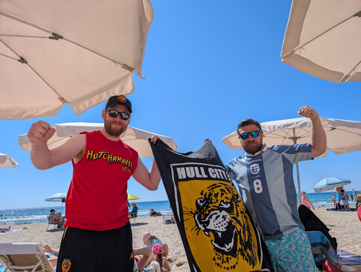 lukeOT92's tweet photo. You Ull #hcafc 🧡🖤 https://t.co/oI8LqF8rWa