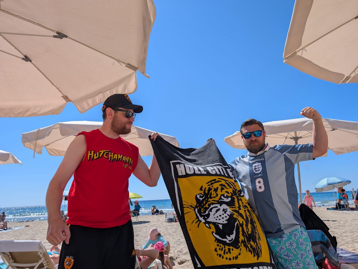 lukeOT92's tweet photo. You Ull #hcafc 🧡🖤 https://t.co/oI8LqF8rWa