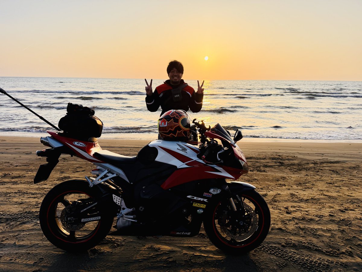 gottu86's tweet photo. 5月24日無事にSSTR完走しました🏍️
先ずは報告でした！
＃HONDA
＃PC40
＃CBR600RR
＃SSTR
＃バイク乗りと繋がりたい https://t.co/FuECNyEBRZ