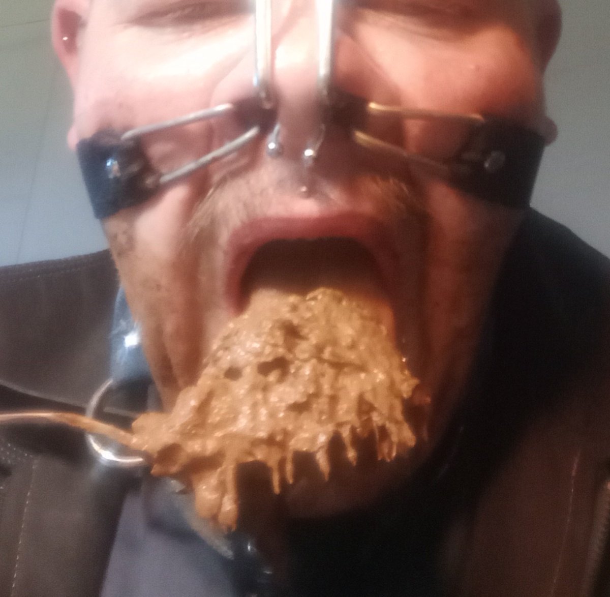 Mislaw5's tweet photo. Orgy 24 h https://t.co/8mwtbvIqQg