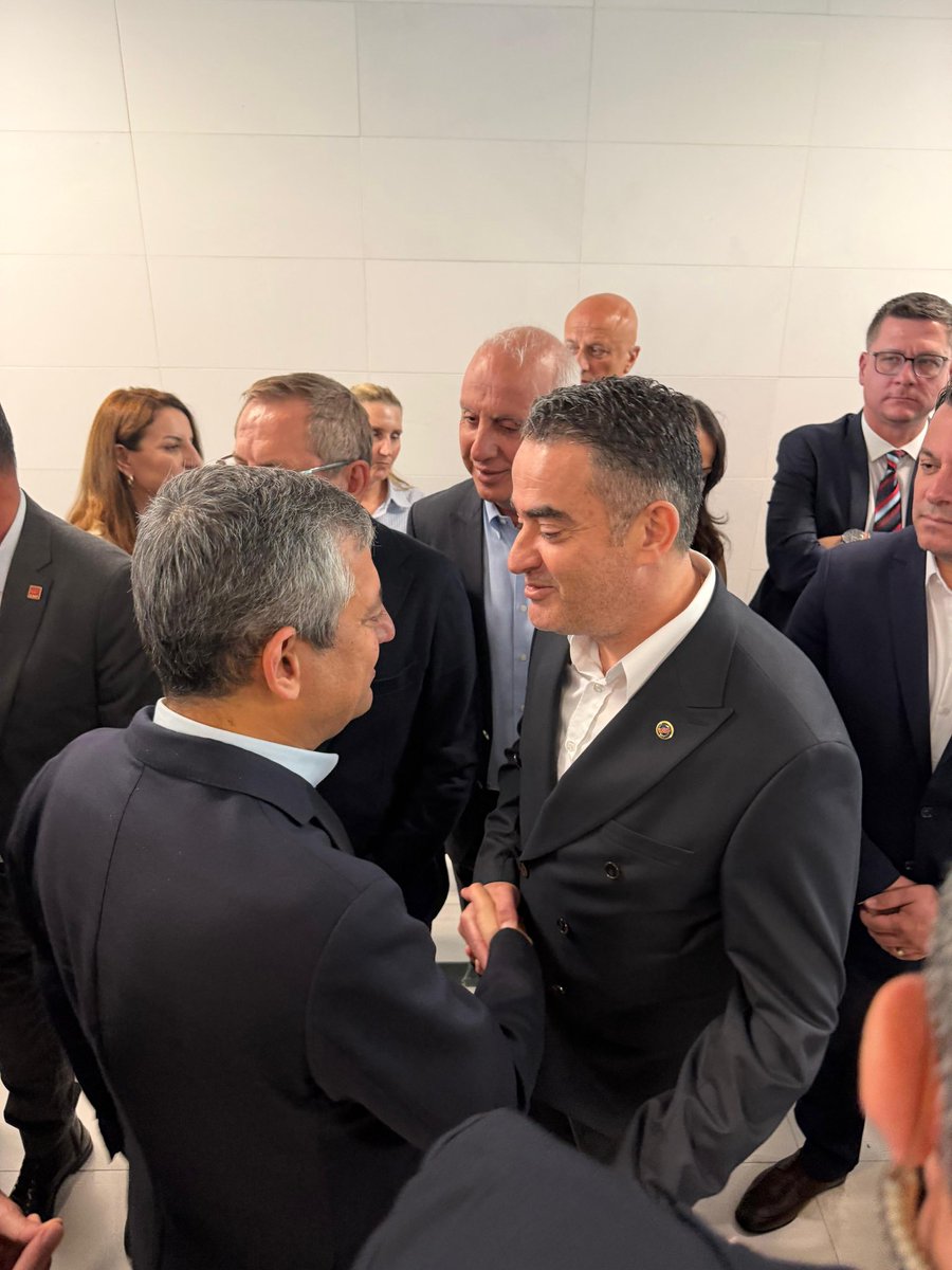 zgrarc14's tweet photo. 📍#İzmir
Cumhuriyet Halk Partisi Genel Başkanımız Sn Özgür Özel’i İzmir’de karşıladık. 

Yürüdüğün her yolda, attığın her adımda arkandayız. Hayallerimizi birlikte kurduk, bu yolu birlikte yürüyeceğiz. Özgür ve aydınlık gelecek çok yakın💙@eczozgurozel https://t.co/5iCFyGl7Eu