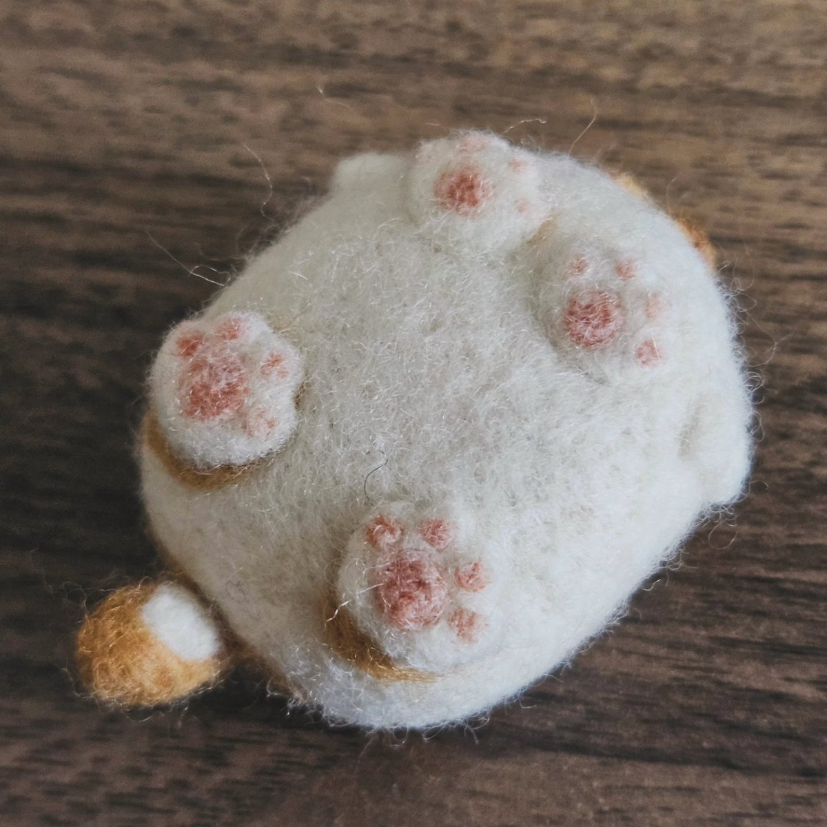 ぶち猫作ってみました🐾 #羊毛フェルト #ハンドメイド #オリジナル #ぶち猫