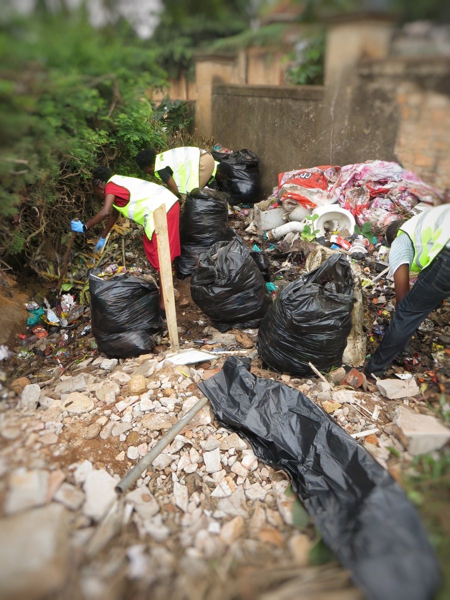 sothafo's tweet photo. We carried out a rubbish clean-up exercise at a students’ hostel to create a cleaner, healthier environment as the new school term begins.
A clean space promotes good health, discipline &amp; a positive learning atmosphere for every student. 
#CleanHostel #SanitationFirst https://t.co/2snb0Npsj4
