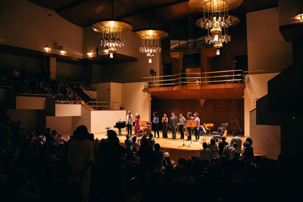 CSIPM_UAM's tweet photo. Así vivimos Palabras de Amor y Desamor

Gracias a quienes nos acompañasteis en el Auditorio Nacional de Música y compartisteis con nosotros esta tarde tan especial.

Compartimos imágenes de los ensayos, el musicálogo y el concierto. 💔✨

¡Nos vemos pronto!

#53CicloUAM https://t.co/E3oauLcb28
