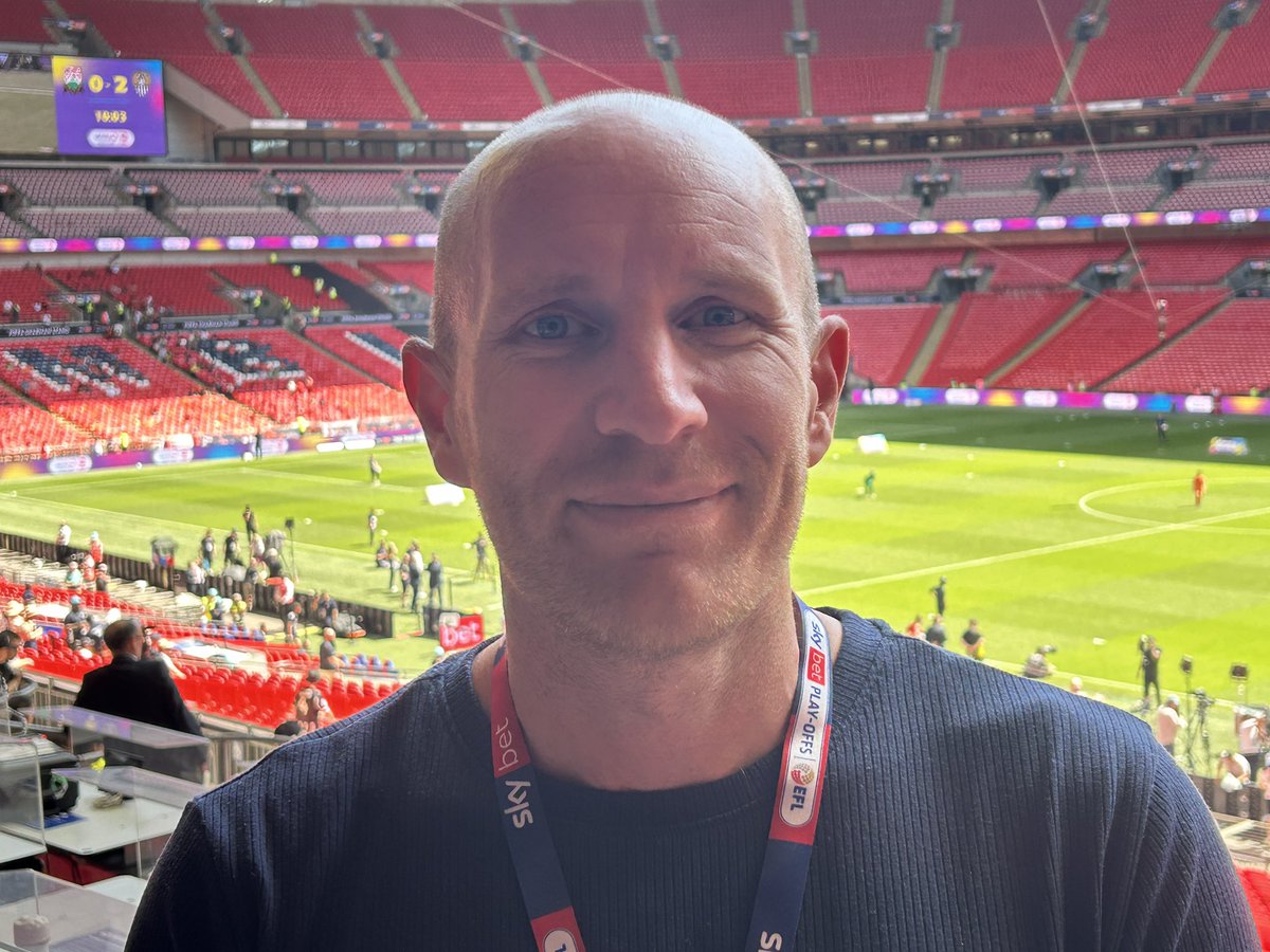 AlexHoadSport's tweet photo. 2025-26 you’ve been so special. Completed the full set for @BBCSport live coverage of Premier Lg, Champo, L1, L2, NL, FAC, LC, EFLT, plus Champions Lg, Europa Lg, Conference Lg and UWCL + WSL. Lucky and proud. Time for a quick breather as there’s a World Cup coming y’know… 👀 https://t.co/0gPOtmMUwS