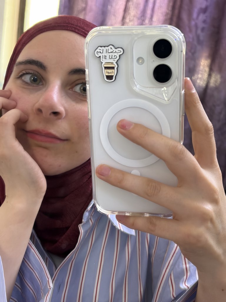 Obnithiofficial's tweet photo. Got myself a new phone as a gift to myself because why not? https://t.co/iJsEaCu1pd