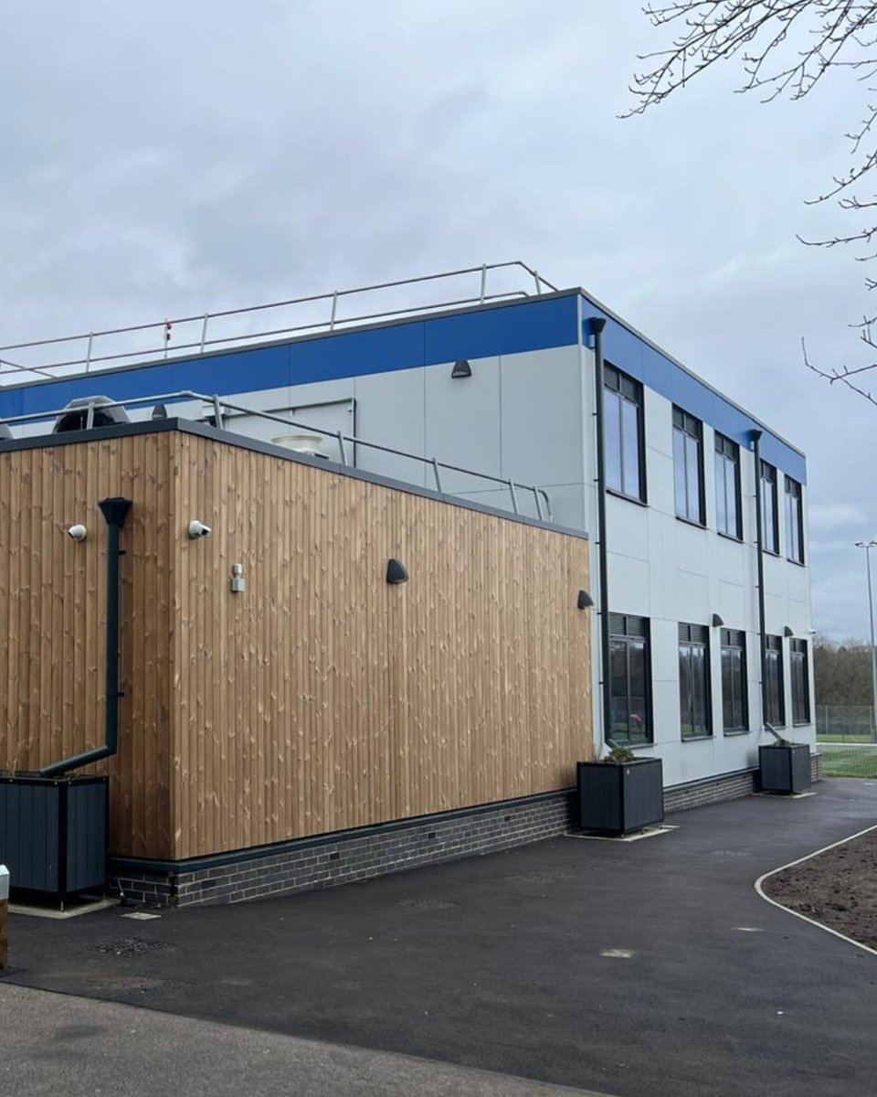 IntegraBuild's tweet photo. One of the reasons #ModularConstruction is such a popular option in education is because new facilities are often needed quickly, without delays or disruption.

If you’re planning an education project, we’d be happy to talk through how modular could help.

📸 Marple Hall School https://t.co/zRjs31YlDz