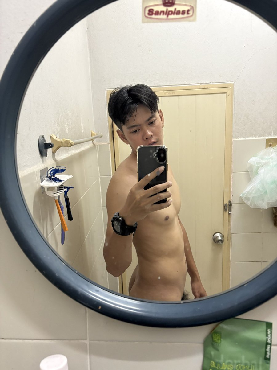 Cissis136100's tweet photo. โตเเล้วมีหมอยเเล้วครับ 😅😂 https://t.co/Pfk89RC87T https://t.co/XNjUQ88xyC