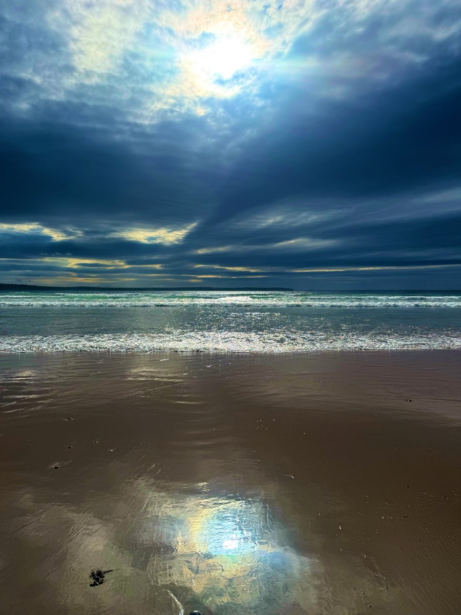 Macinnesplant's tweet photo. Beautiful clouds and reflection at Dunnet Beach on the North Coast of Scotland 🏴󠁧󠁢󠁳󠁣󠁴󠁿🏴󠁧󠁢󠁳󠁣󠁴󠁿 #NC500 @StormHour @ThePhotoHour @VisitScotland @BBCHighlands https://t.co/DGapzpFMZp