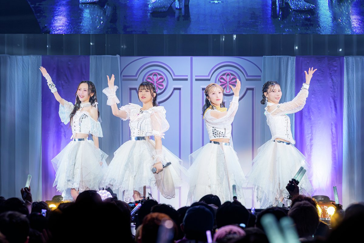 tvasahi_cs's tweet photo. 【ch1】

🗓31(日)ひる12時～
#東京女子流 LAST LIVE
 ～*キセキの物語*～「愛蔵版」

「愛蔵版」にはラストライブ後の打ち上げ企画も収録‼️
16年間の歩みをメンバー同士称え合う姿も✨

▽視聴方法はこちら
https://t.co/Cqohi3jZGZ

🔗番組HPはこちら
https://t.co/1cMxMVtsY2

#女子流 @TokyoGirlsStyle @Miyu_TGSJP　
@Hitomi_TGSJP @MeiTGSJP @Yuri_TGSJP