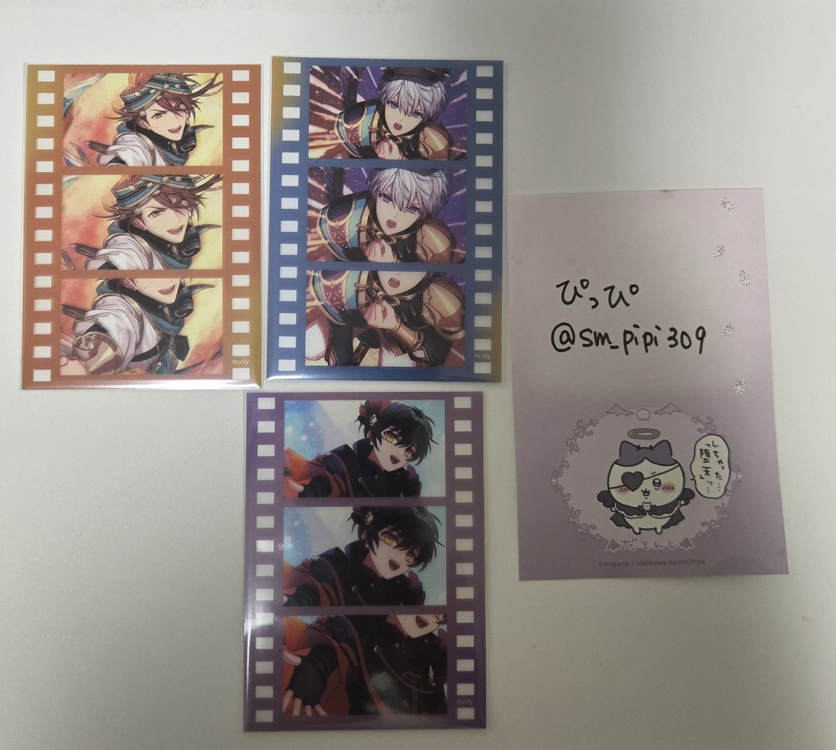 sm_pipi309's tweet photo. 魔法使いの約束　まほやく
フォト風カード　フィルムクリアカード
交換してくださる方を探しています。

譲*ミスラ(N，箔)　ヒースクリフ　ラスティカ　ファウスト　アーサー　シノ　オズ　フィガロ　スノウ　カイン

求め、条件はツリーへ https://t.co/lzeLI7azxb