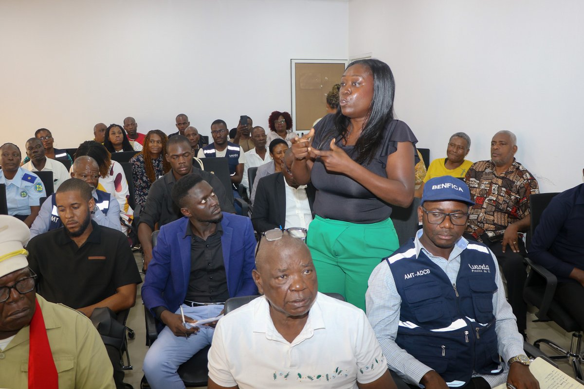 UNDPAngola's tweet photo. Local leaders, residents and technical partners of Talatona and Benfica came together to strengthen community engagement in waste mapping and sustainable waste solutions.

#CleanOceans #MarineLitter #UNDPAngola #UNDP #SDG14 #Angola https://t.co/RH24Dkiizc