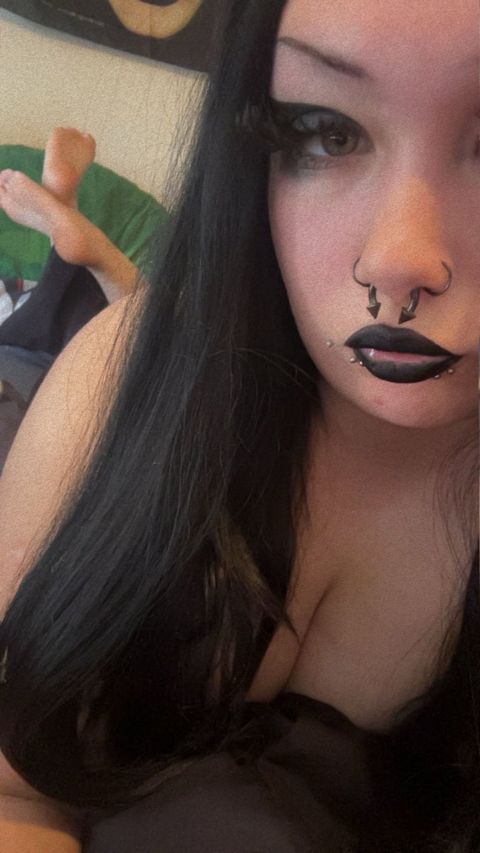 Dahlias backup findom 🦇 tweet media