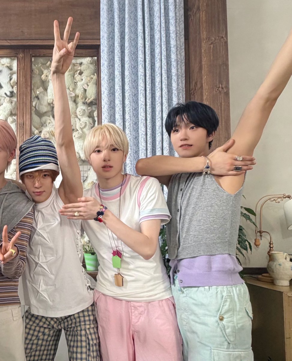 405won's tweet photo. you guys think they saw the armpit accounts im crying https://t.co/IGJwcU6pa5