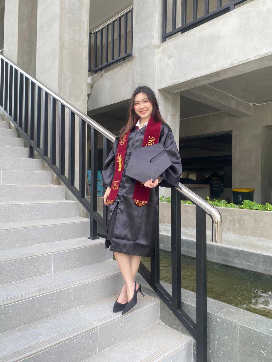 rosepearll's tweet photo. 👩🏼‍🎓👩🏼‍⚖️ https://t.co/F0ddrVJ32E