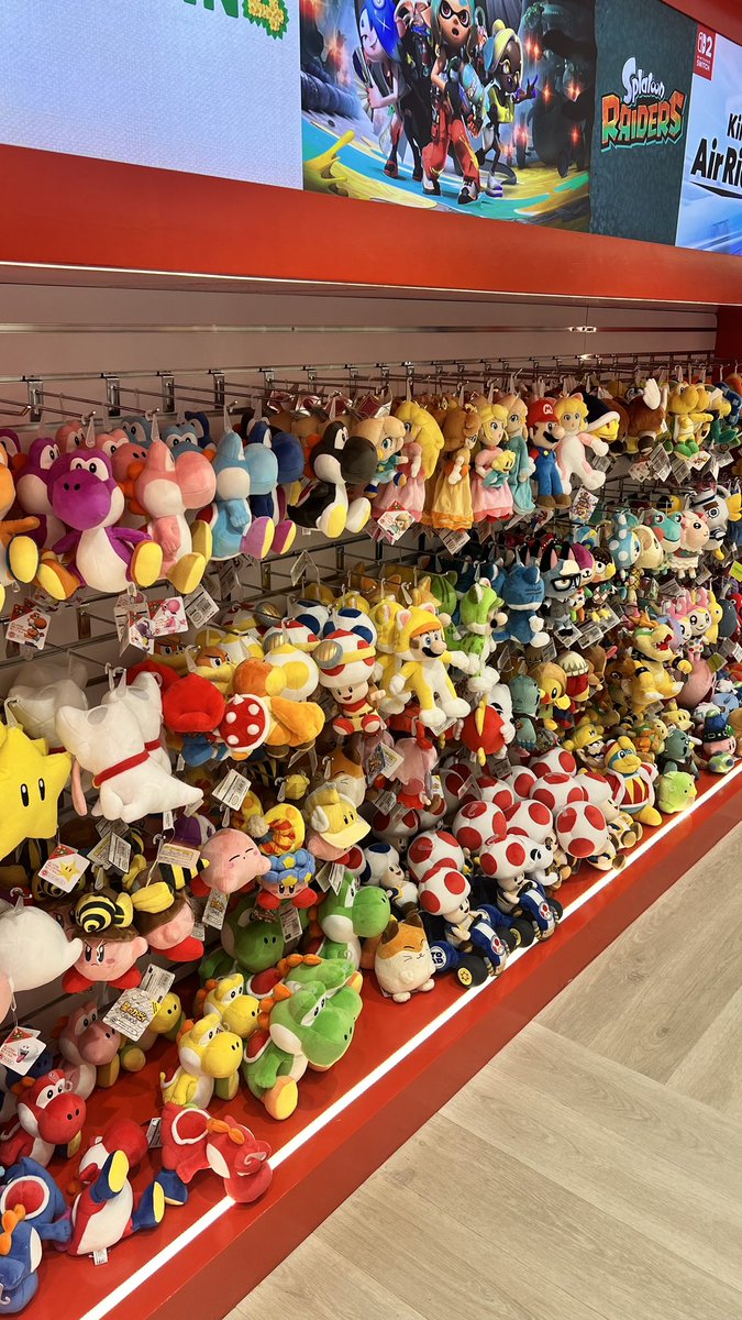 DoubleWit_'s tweet photo. Nintendo shop https://t.co/fcZJYWhtOD