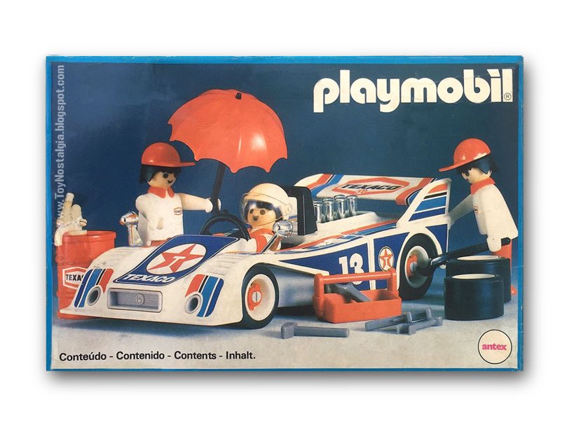 PlaymoNostalgia's tweet photo. Con la vuelta a la democracia en 1983, Argentina estrecha lazos comerciales con sus vecinos, y algunas cajas de Playmobil fabricadas por la brasilera TROL, comienzan también a ser parte del surtido de ANTEX.

#playmobil #antex #playmobilargentina https://t.co/pp2xYL9siZ