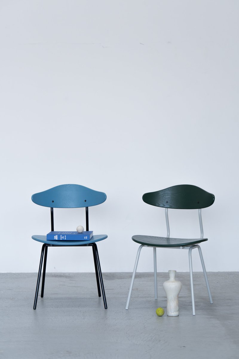 enen_interior's tweet photo. 豊富な素材とカラーのバリエーションが楽しめるKUUM Chair。
座面・背板のデザイン2種と、フレーム素材2種からお選びいただけます。
組み合わせ次第で印象が変わるのも、KUUM Chairの魅力です。
毎日使う家具だからこそ、自分らしいカラーを選んでみませんか。 https://t.co/Xa2eLN8GQh