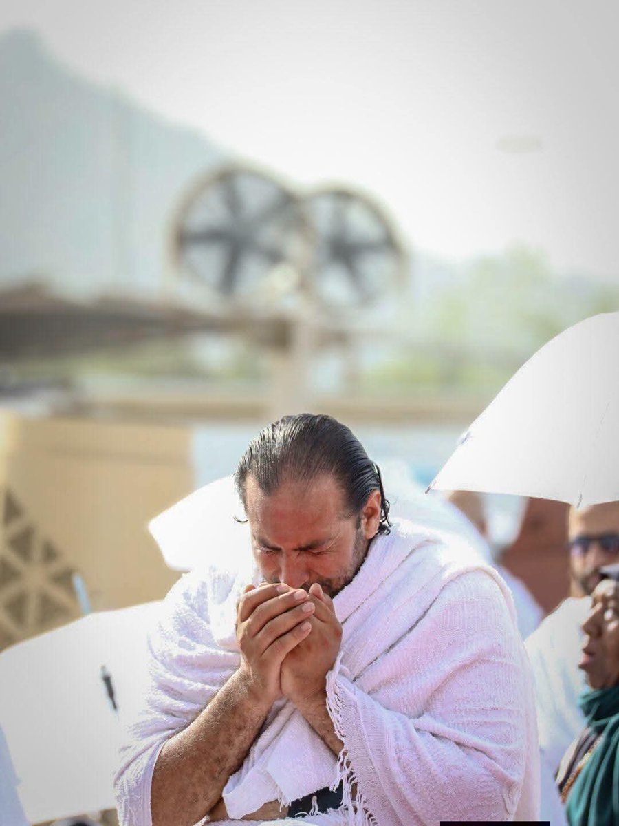 abc_10_20_30's tweet photo. روى الإمام مسلم في "صحيحه" عن عائشة رضي الله عنها، أن رسول الله صلى الله عليه وسلم قال: (ما من يوم أكثر أن يعتق الله فيه عبيدا من النار من يوم عرفة، إنه ليدني، ثم يباهي بهم الملائكة، فيقول: ما أراد هؤلاء).

 #حج_١٤٤٧ه #يوم_عرفة #عيد_الأضحى #الله_أكبر https://t.co/yKlrssgsLX