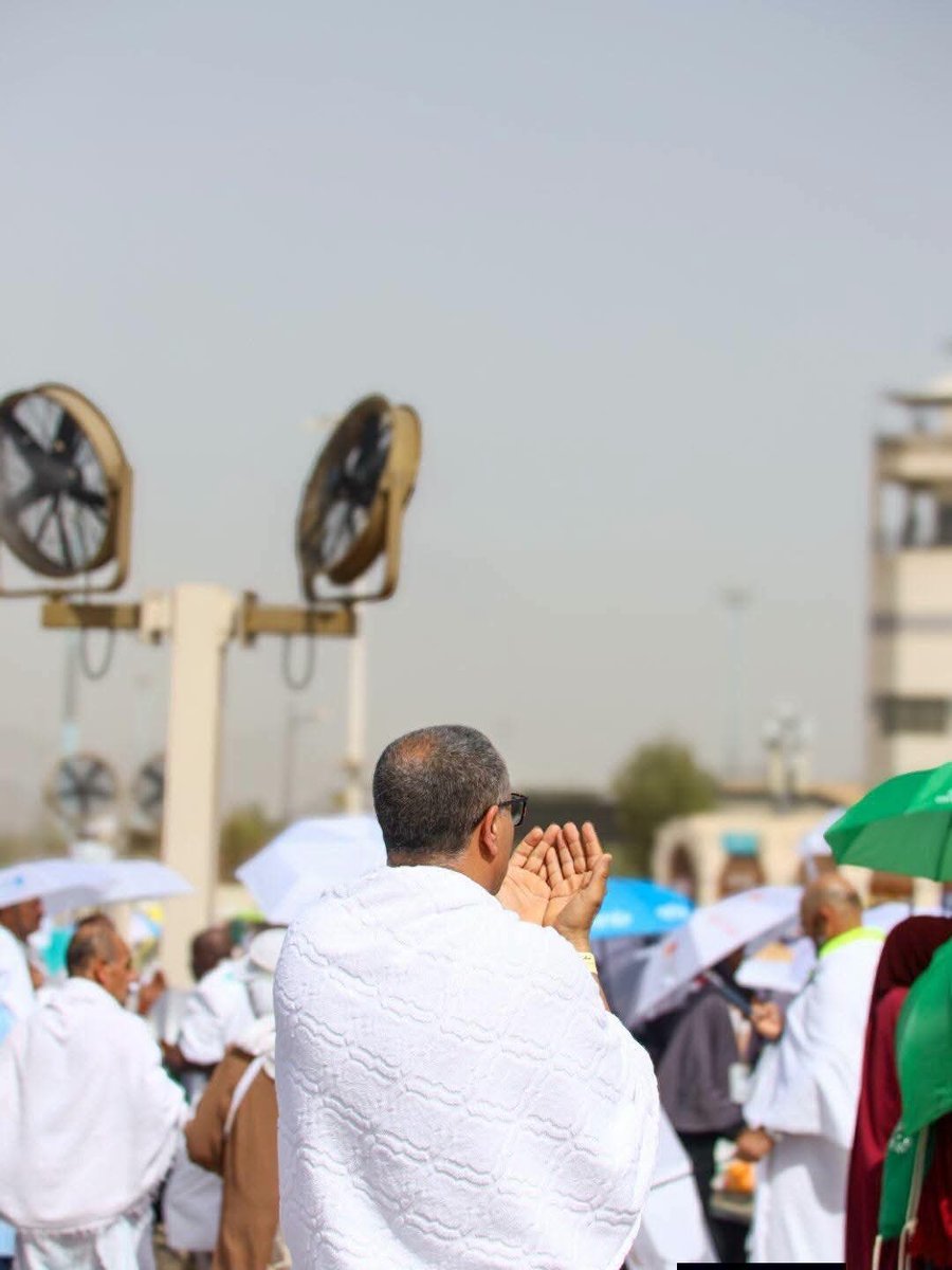 abc_10_20_30's tweet photo. روى الإمام مسلم في "صحيحه" عن عائشة رضي الله عنها، أن رسول الله صلى الله عليه وسلم قال: (ما من يوم أكثر أن يعتق الله فيه عبيدا من النار من يوم عرفة، إنه ليدني، ثم يباهي بهم الملائكة، فيقول: ما أراد هؤلاء).

 #حج_١٤٤٧ه #يوم_عرفة #عيد_الأضحى #الله_أكبر https://t.co/yKlrssgsLX