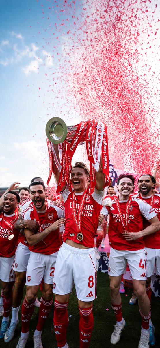 Swanny_76's tweet photo. @ArsenalN7 CHAMPIONS!! 🏆 https://t.co/ecskh4mzs9