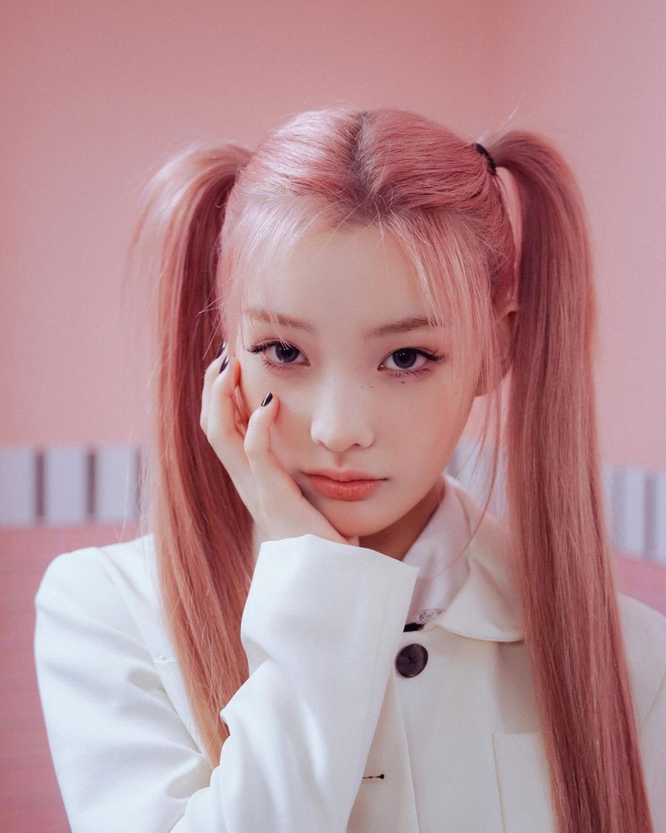 ITZY BASE tweet media