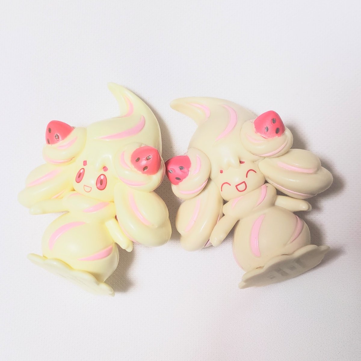 モンコレのマホイップちゃんも購入しました！ 2枚目はモンコレボックス