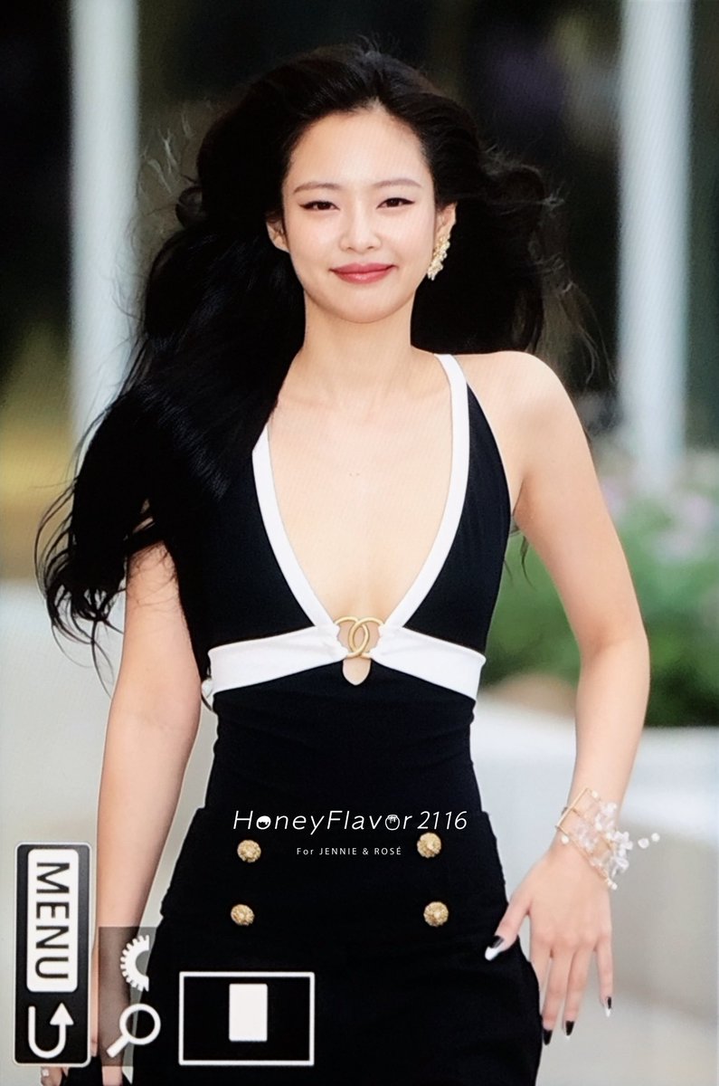 honeyflavor9697's tweet photo. 【Pre】260526· CHANEL SHOW

#BLACKPINK #블랙핑크 #JENNIE #제니  @oddatelier @BLACKPINK https://t.co/zRohbHfRV8