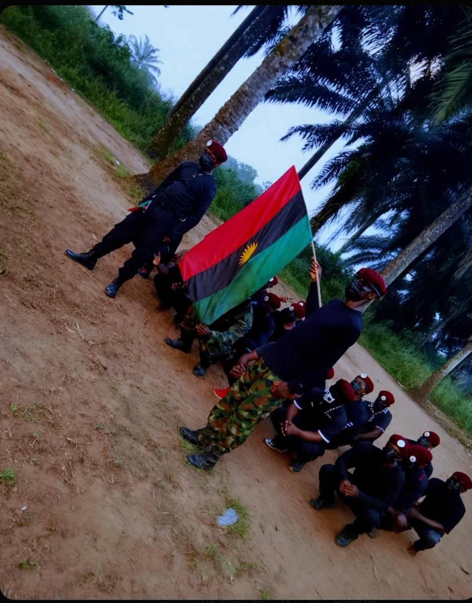 DrakeOfficial06's tweet photo. We are resolute standing tall knowing fully well that our freedom is at our doorstep and we cannot trade it with anybody not even the fulanis that is ravaging the whole of Nigeria today. 
Our lands and our bolders must be protected at all costs. The United States of Biafra ELITE SQUAED are evenly ready in defending and protecting our mothers ancestral land. ✊