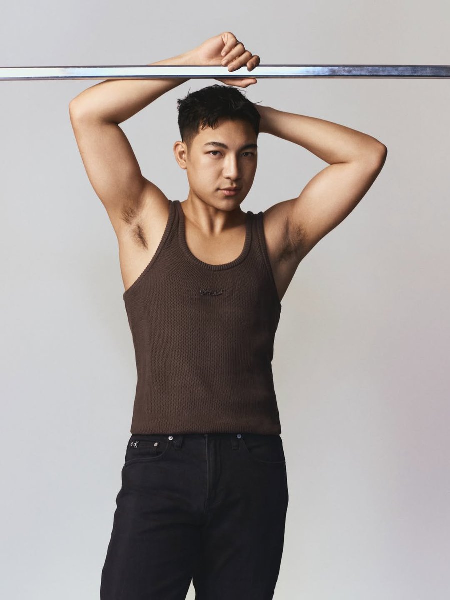 D_simplejazzy's tweet photo. How can you be so cute and so hot,at the same time, Darren @Espanto2001  😭🔥🔥🔥

#DARREN #Level25 https://t.co/zIzCHOs6sF