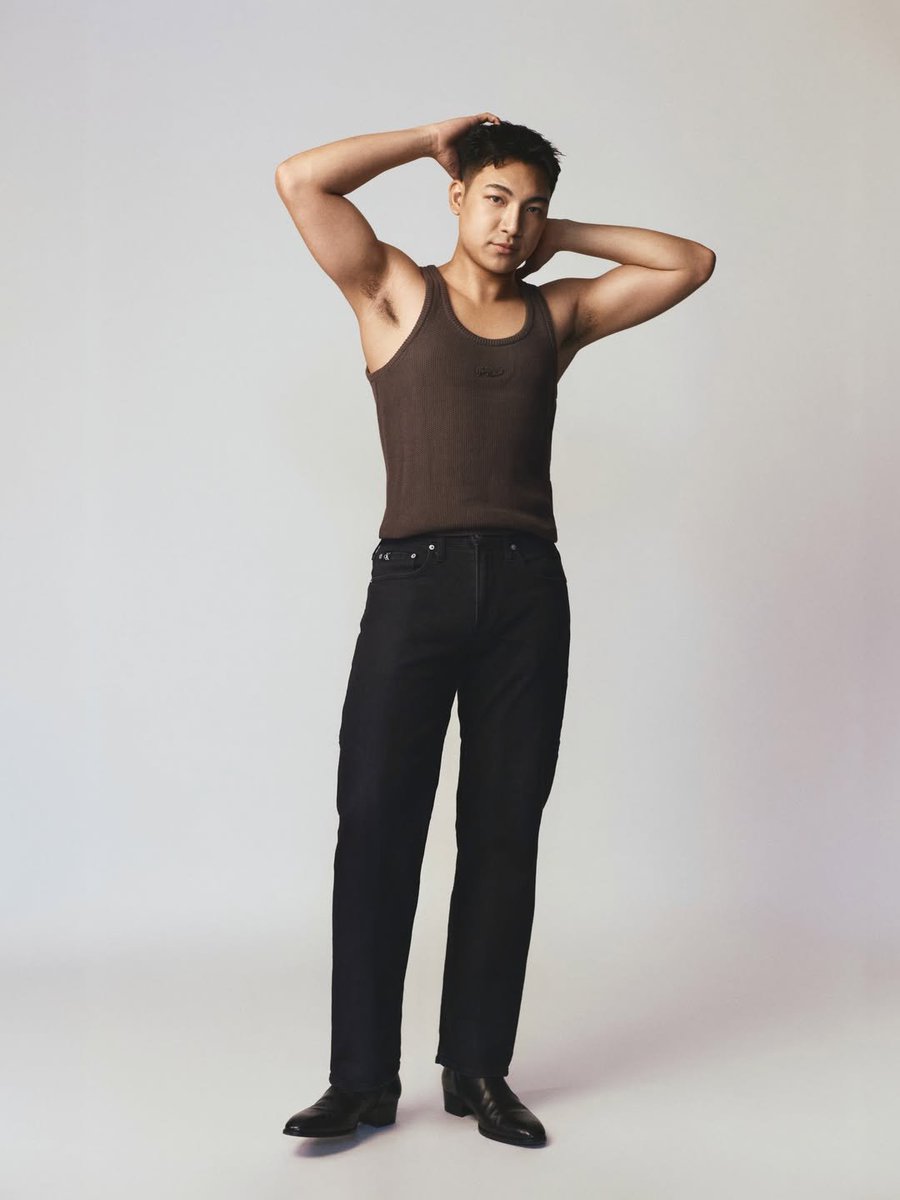 D_simplejazzy's tweet photo. How can you be so cute and so hot,at the same time, Darren @Espanto2001  😭🔥🔥🔥

#DARREN #Level25 https://t.co/zIzCHOs6sF