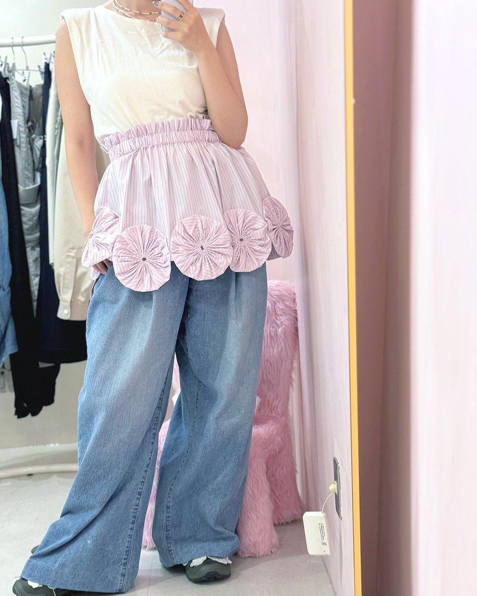 qqnsrobe's tweet photo. #HOUGA のスカートトップス、どっちで着る?
skirt or tops🩷
sign skirt tops
¥37,400
https://t.co/IJ5LdyVjQH https://t.co/M5bO9gXbKa