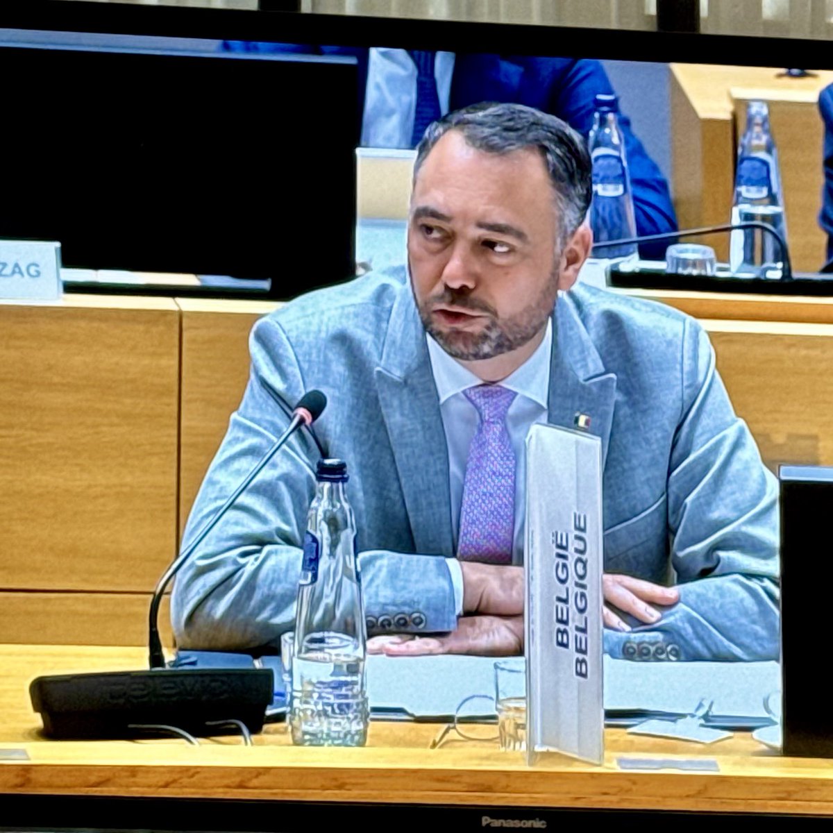 BelgiuminEU's tweet photo. #GAC | Deputy prime minister @prevotmaxime is representing Belgium 🇧🇪 at the General Affairs Council in Brussels today. 

On the agenda ⇊
▪️ Preparation of the upcoming European Summit
▪️ Multiannual Financial Framework 2028-2034
▪️ 🇪🇺-🇬🇧 Relations
▪️Rule of Law in 🇫🇷🇭🇷🇮🇹🇱🇻 https://t.co/lVrdalcCi2