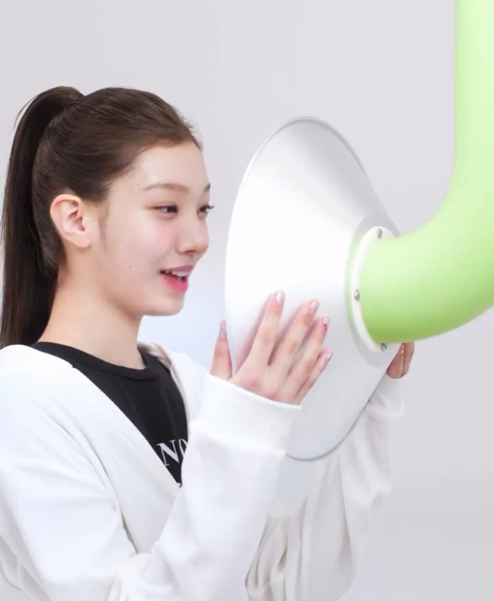 pledis_trainees's tweet photo. [RUMOR] Park Seoyeon (박서연, 08L) who is the younger sister of TWICE's Jihyo, is expected to debut in the new girlgroup!

Another kpop legend in the making 🤭

#PLEDIS #플레디스
#ABD https://t.co/1TEEa68Fbl