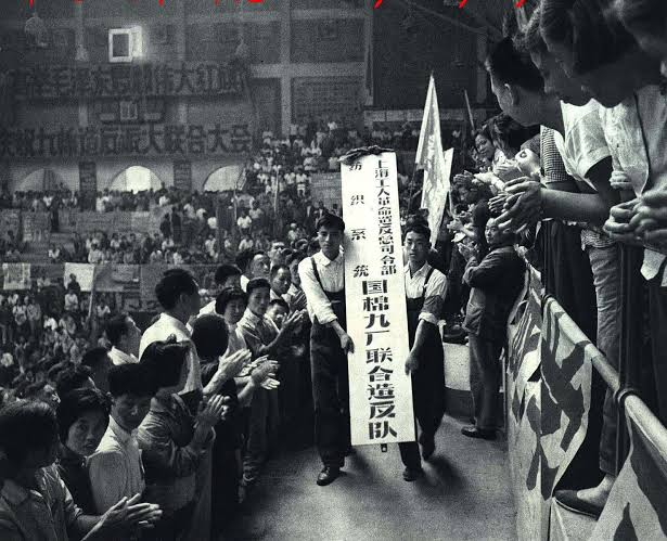 InsHatanCountry's tweet photo. 1989年6月4日，
天安门广场上追求“自由”“民主”“人权”的呼声，
最终在坦克与枪声中被残酷压制。

然而，面对恐惧与暴力，
无数学生、市民和普通民众仍然选择坚守良知，
怀抱对未来的希望，并勇敢发声。
他们所展现出的勇气与信念，
至今仍深深铭刻在世界上所有珍视自由与尊严的人们心中。

谨向他们的伟大精神致以最崇高的敬意，
并向在镇压中遇难、受伤、失踪以及遭受迫害的所有人士，
表示最深切的哀悼与慰问。

愿真相终有大白之日，
愿言论自由与人的尊严终能得到真正保障，
愿所有牺牲者的名誉终获平反，
愿历史不再被遗忘。