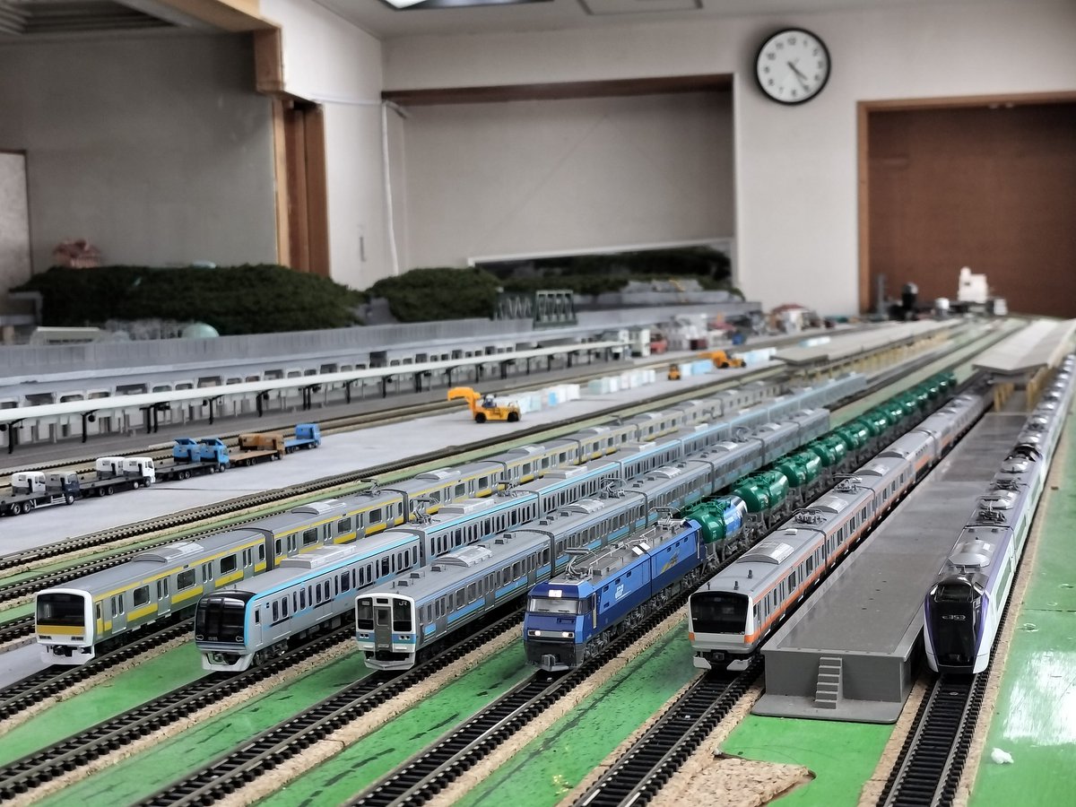 mac_yosshi's tweet photo. 先月の鉄分
甲府モデルの店　
パンケーキコンテナ
Nゲージ旅客線集合写真
#鉄道模型 #レンタルレイアウト #山梨 #甲府 #Nゲージ
中央東線特集
#E257 #E353 #あずさ #かいじ #JR #東日本 #貨物 #JRF #東西
#東京メトロ #15000系
#211系 
#EH200 
#E233
#東葉高速 #2000系
#E259 #成田エクスプレス https://t.co/0MRereZ5qy