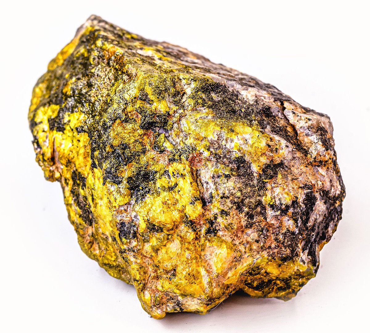 Drdash250's tweet photo. Le Rwanda dispose de plus de 5,000 tonnes d'uranium.

Prêt à être utilisé pour produire la plus grande centrale nucléaire d'Afrique pour l'énergie. https://t.co/MzpuaWg3GG