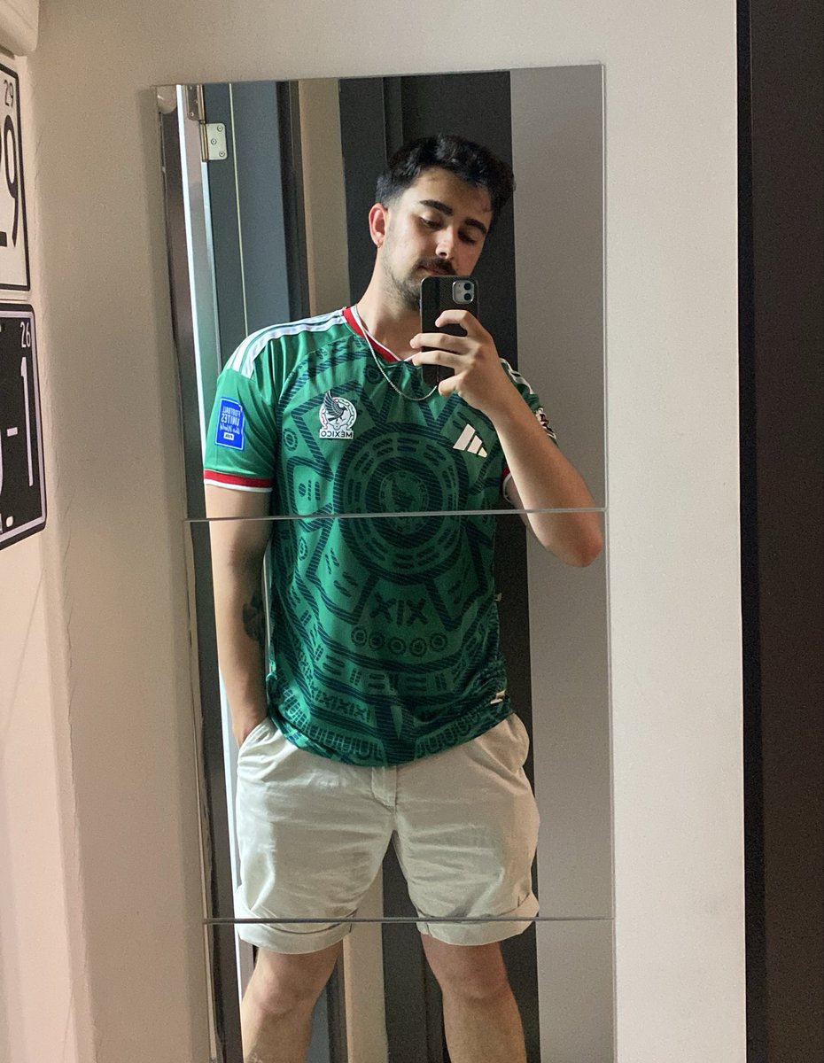 Arslanson_'s tweet photo. Amerikalılara rahatsızlık veriyorlar✅
Yemekleri fena güzel✅
Çok eğlenceli insanlar✅
Sol gelenekleri ve pratikleri güçlü✅
Forması da estetik✅

O zaman this shirt is my skin https://t.co/ZUtAzDmBnG