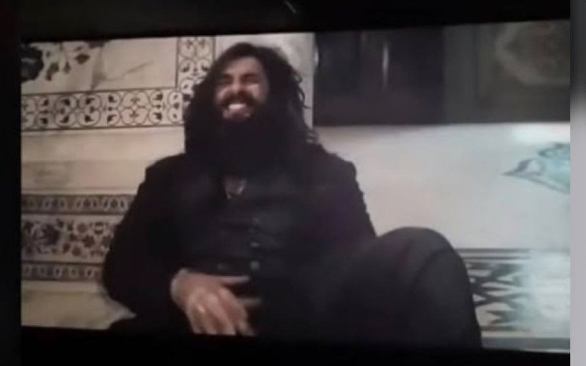 tHeMantal's tweet photo. @MumbaichaDon Ranveer Singh’s reply to this https://t.co/QSEldk4Yoq