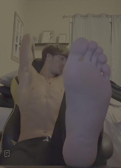 Seilaqueronada's tweet photo. Ja pensou chegar em casa e ver o seu melhor amigo hetero assim?

As axilas e os pés do momento

The best Armpit and feet ever  🔥🔥🔥

#feetfetısh
#feet 
#armpitsman 
#armpit https://t.co/Kq7qSAz9tY