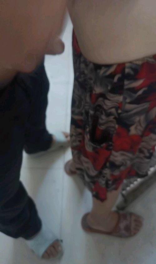 Nabakumarkora's tweet photo. 妈的作大了叔叔在碎觉我在厨房操婶子视频来了

兄弟们不好意思视频来了因为最近出了状况哎说多了都是眼泪啊先广告之一下因为时间仓促而且叔叔就在睡觉这个视频拍的有点尴尬 https://t.co/V7EI6IgS2v